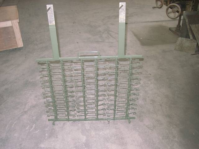 IC hanger